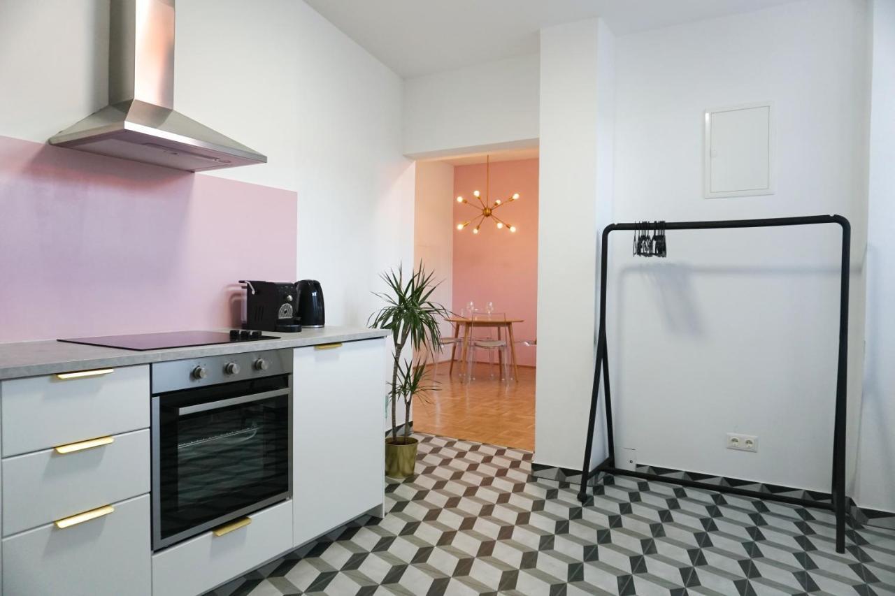 Vibrant Design Apartments - Full Kitchen - Wi-Fi - 18 Mins To City Centre Wien Ngoại thất bức ảnh