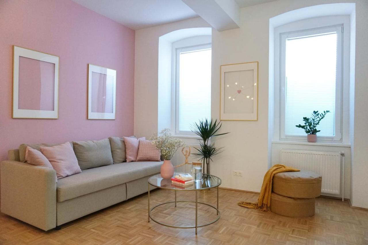 Vibrant Design Apartments - Full Kitchen - Wi-Fi - 18 Mins To City Centre Wien Ngoại thất bức ảnh